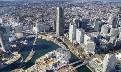 高いところから見下ろすみなとみらい21地区